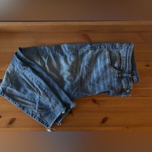 Raw Edge DenimJeans.